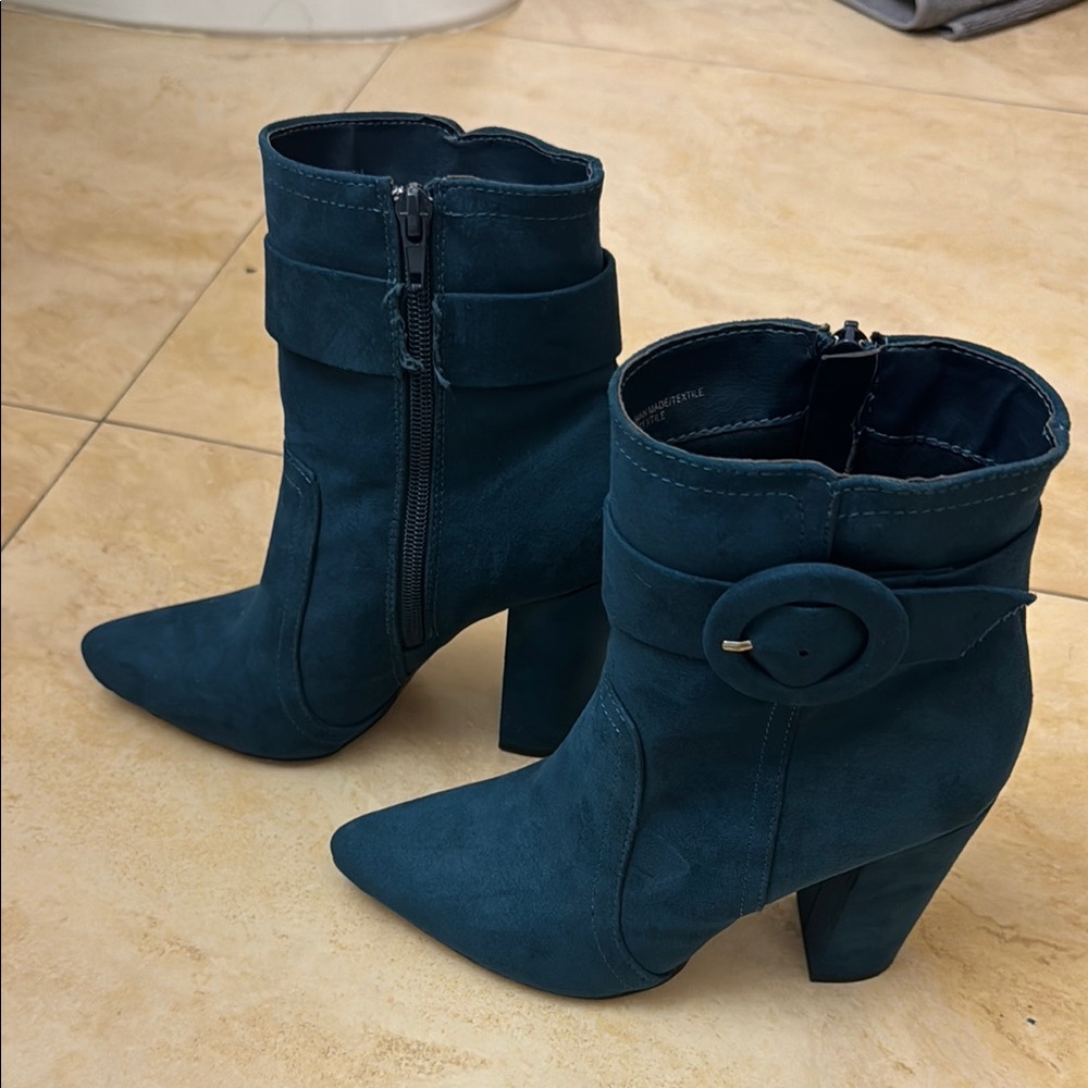 Shoe Dazzle Blue Heeled Boots with Side Zipper and Buckle - Size 6.5